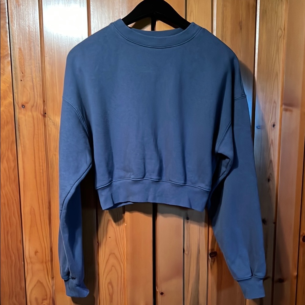 Women's Blue Cropped Sweater